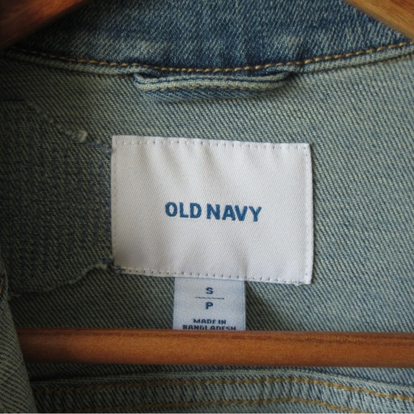 old navy distressed blue denim jacket🌟 - Picture 4 of 9